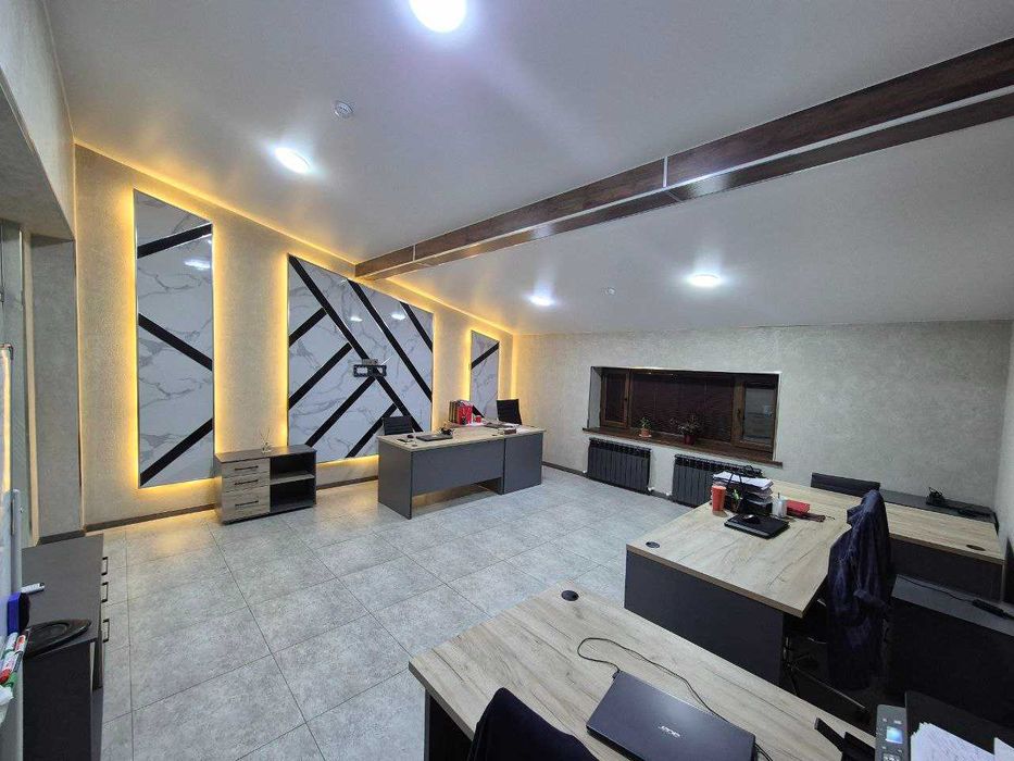 Сдаётся офис в БЦ  Яккасарайский район R25