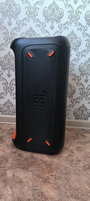 JBL Party box 100