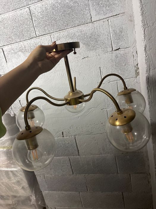 Продам люстры срочно