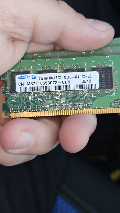 Ram 512  ddr2     3buc la pretul 150ron      . 2015