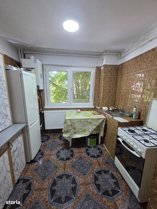 Apartament 2 camere, etaj 1, Pitesti, Arges - zona Banat