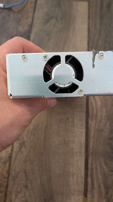 Sursa 5V 300W Mean Well HRP-300-5 pentru un cluster Raspberry Pi