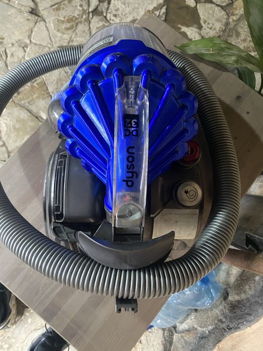 Прахусмокачки Dyson DC Различни видове