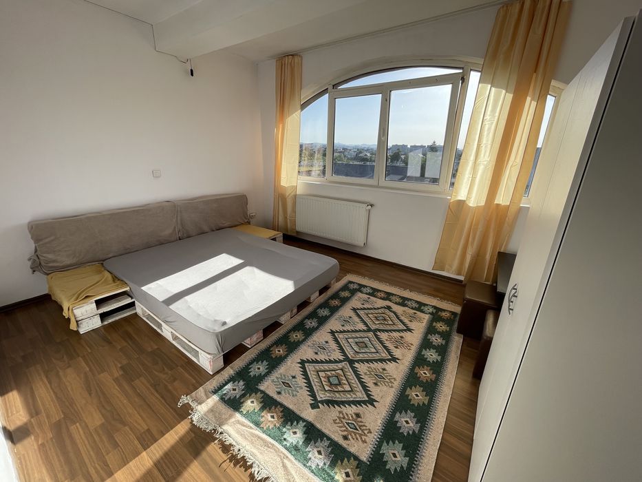 Inchiriez apartament 4 camere
