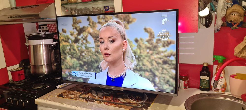 PHILIPS 107 CM = 650 LEI