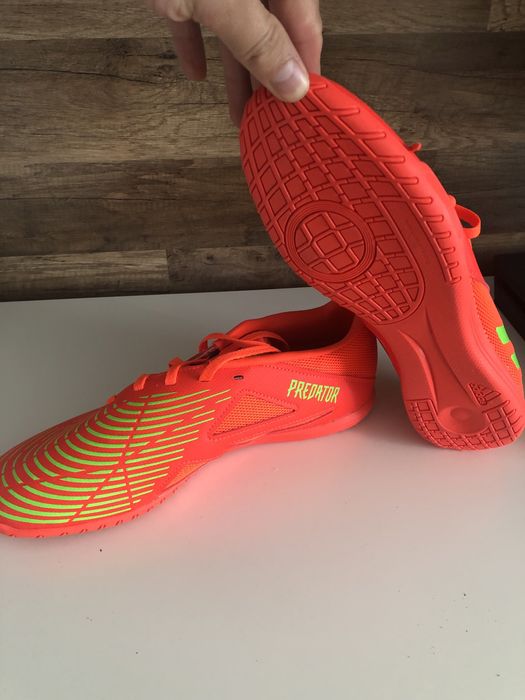 Футболни обувки (нови)