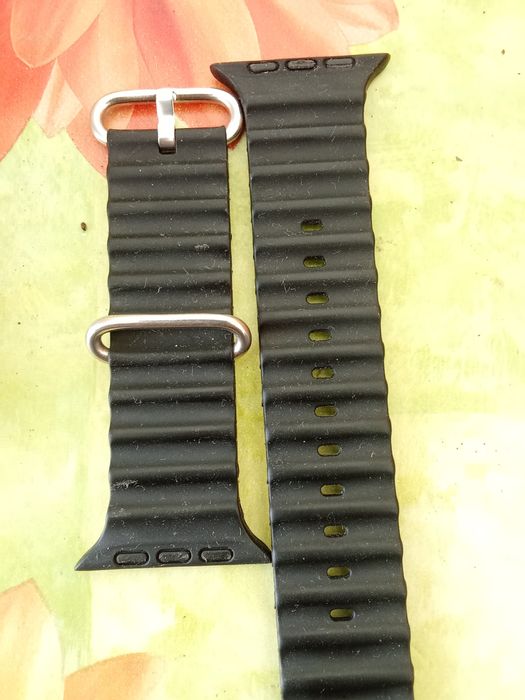 Продавам НЕРАБОТЕЩ смарт часовник (за части)