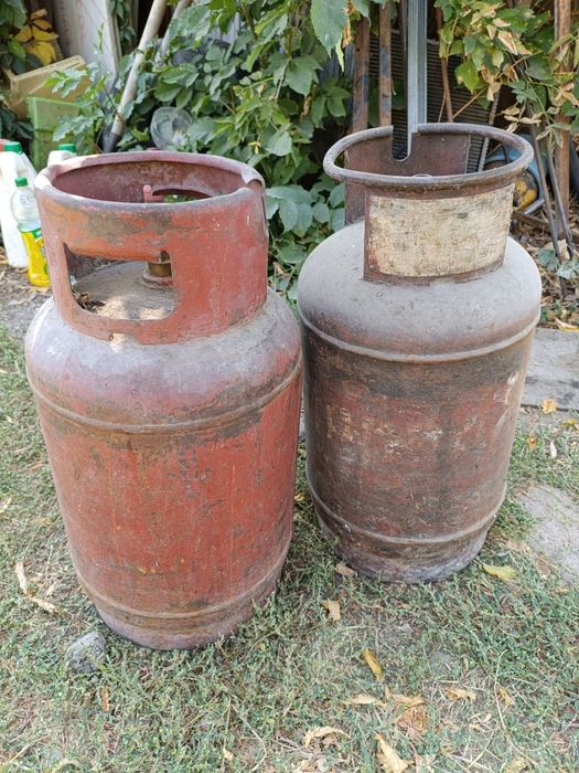 Газбаллоны 25 л.  Есть 2 штуки.