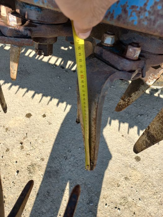 Grapa rotativa Rabewerk freza pamant