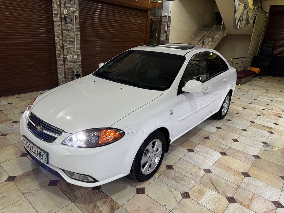 Gentra avtomat sotiladi