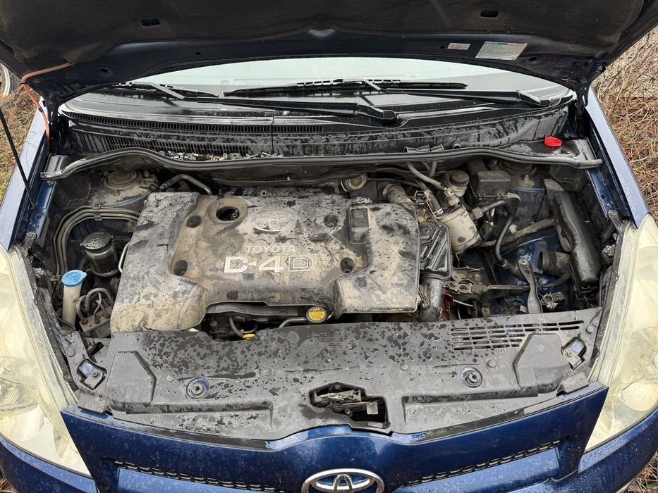 Тойота Корола Версо 2.2 d4d/ Toyota Corolla Verso на части