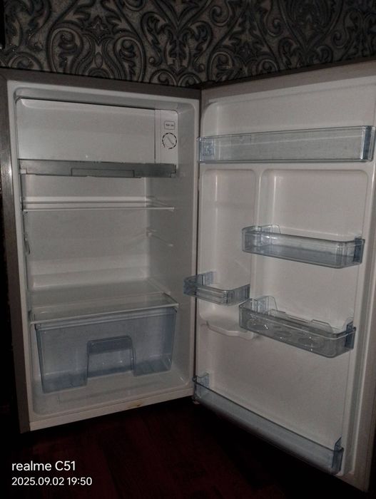Срочно продам холодильник мини
