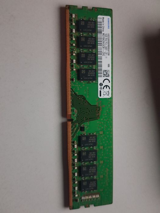 16GB DDR4 PC Memorie RAM 16GB DDR4 2400MHz Samsung (calculator)