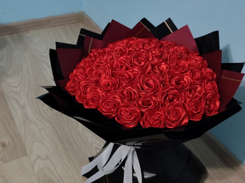 Букет из Атласных роз