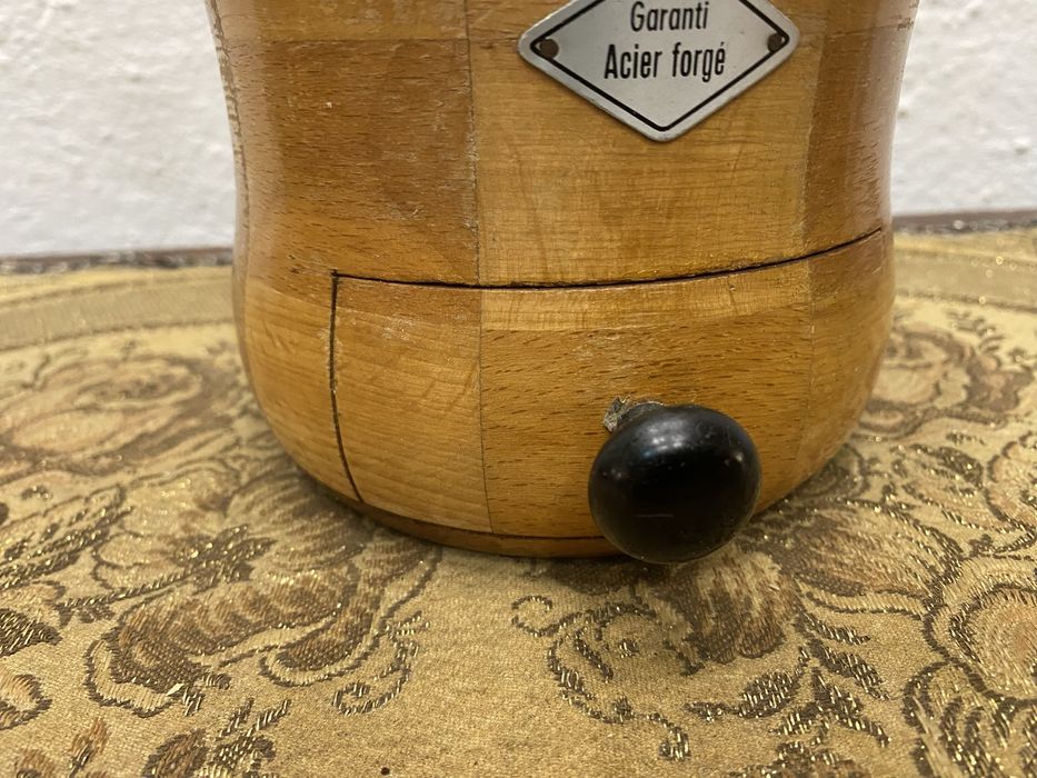 Френска мелничка за кафе кафемелачка