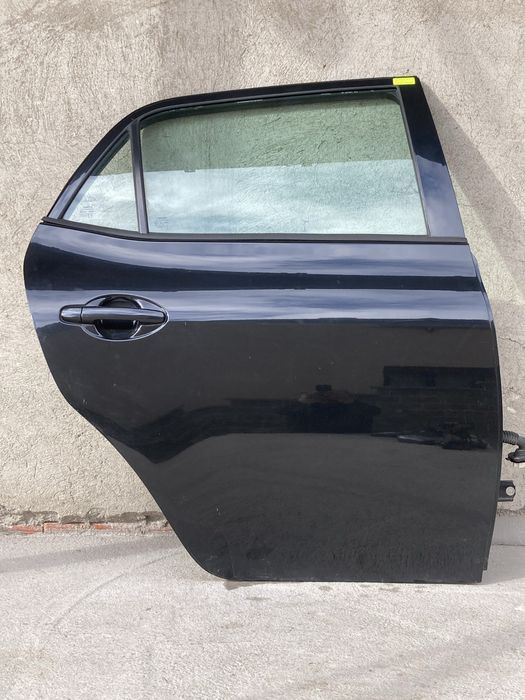Задна дясна врата за тойота аурис/Toyota auris 06-11г