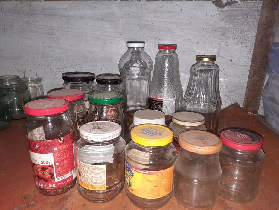 Банки с крышкой разные