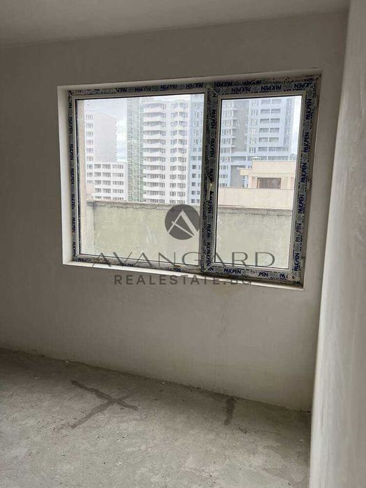 Продава се Тристаен апартамент в Пловдив, Тракия - 197 кв.м за 676 €/кв.м - Снимка #2