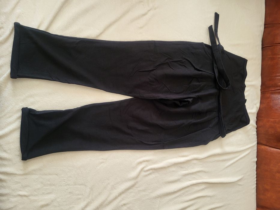 Vand pantaloni gravide M si L H&M