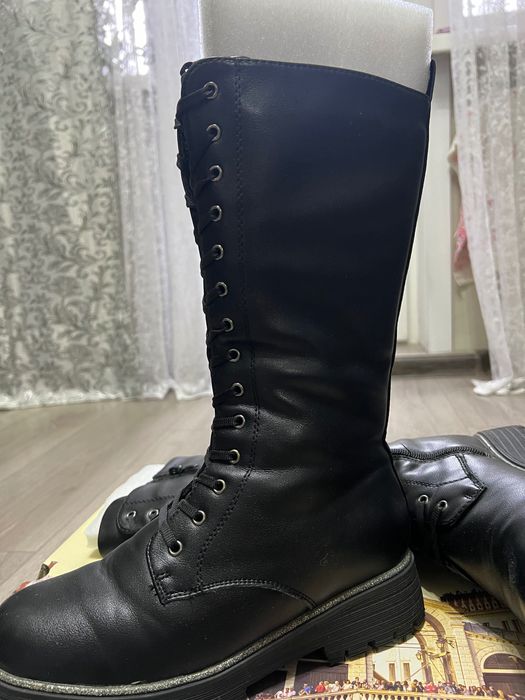 Продаю зимние сапоги