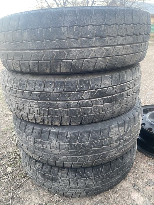 Продам комплект резин