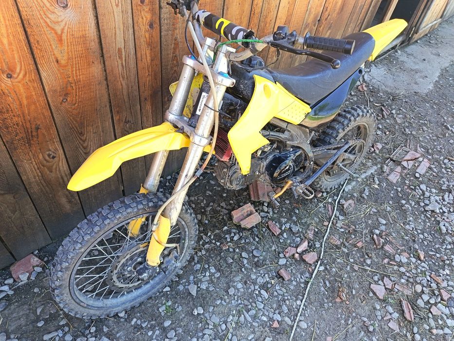 Cross de vanzare