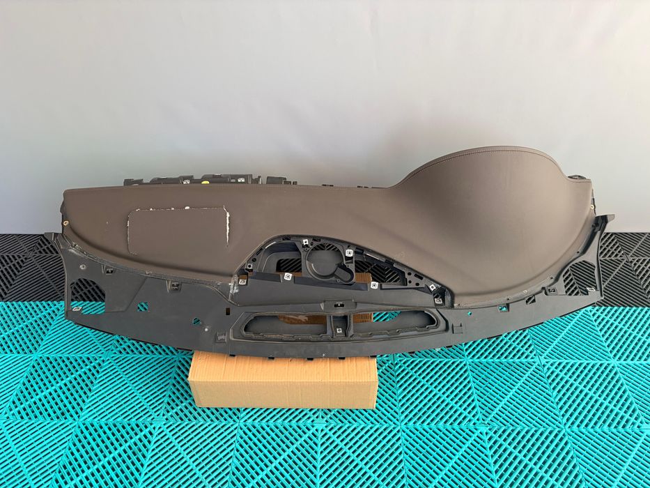 Plansa bord Audi A8 D4 2010-2016 maro inchis pentru reparat