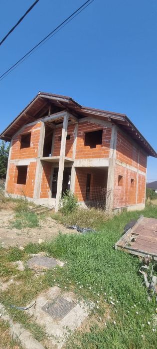 Casa la rosu Cartier Lotus Sanmartin