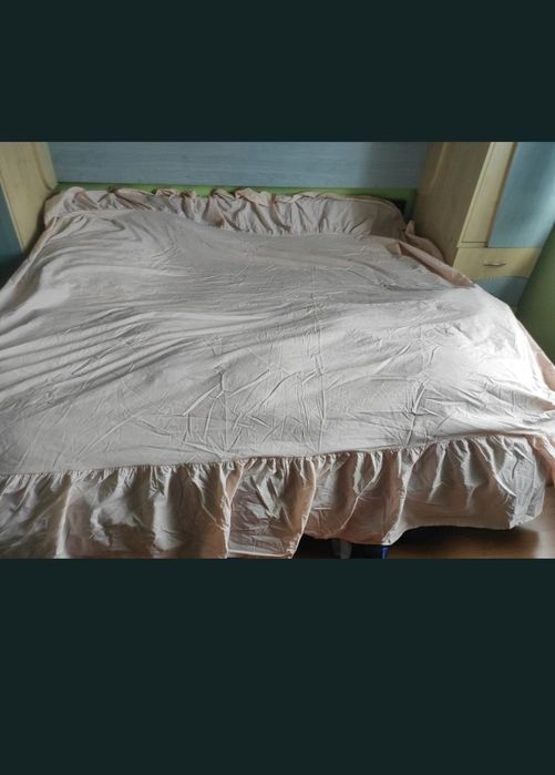 Invelitorie de pat, fețe de pat, cearșafuri și diferite huse de plapume.