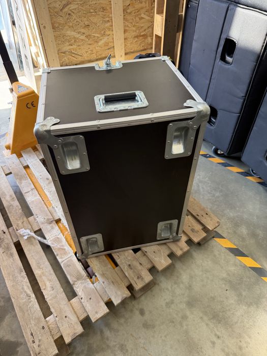 Flightcase transport boxe, line array