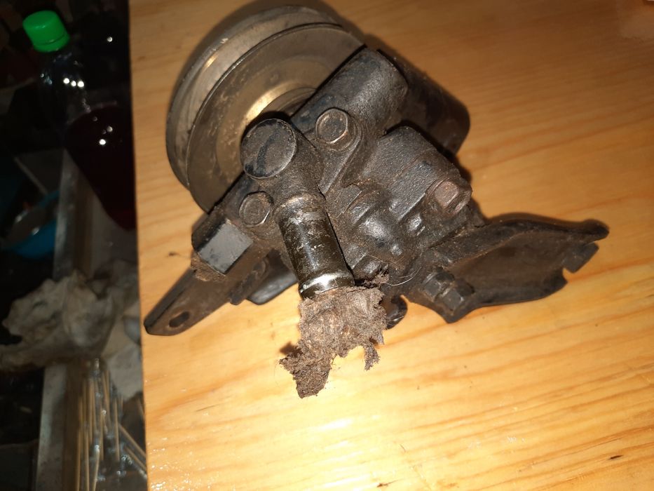 Насос гидроусилителя Патрол  RD28t