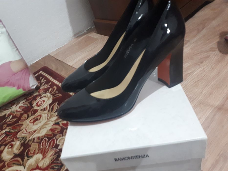 Продается лаковый туфли