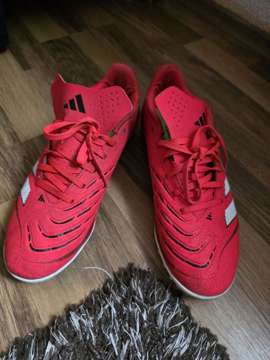 Ghete fotbal Adidas Predator