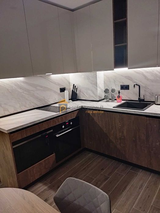 Дава се под наем Двустаен апартамент в Пловдив, Младежки Хълм - 70 кв.м за 700 € - Снимка #3