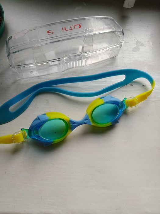 Очки в бассейн 2000 тг