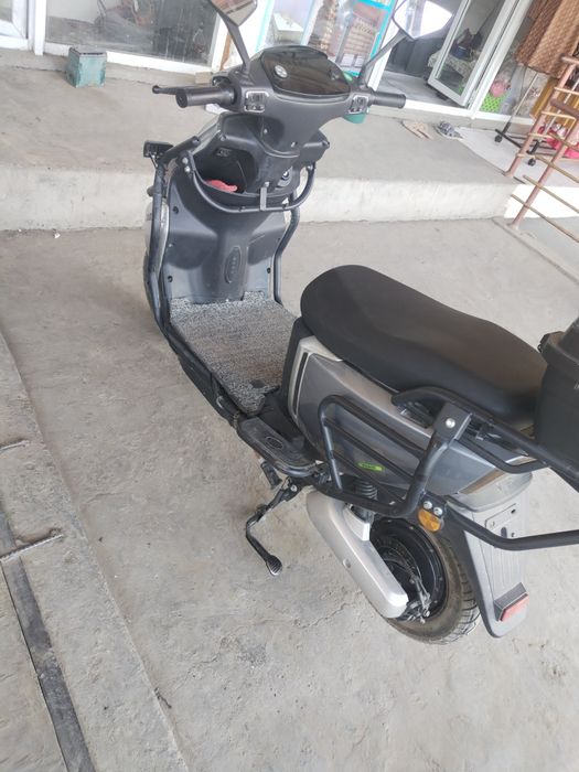 Skuter sotiladi srochniy