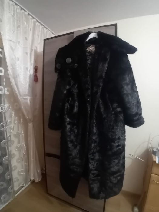 Blană de iarna neagra