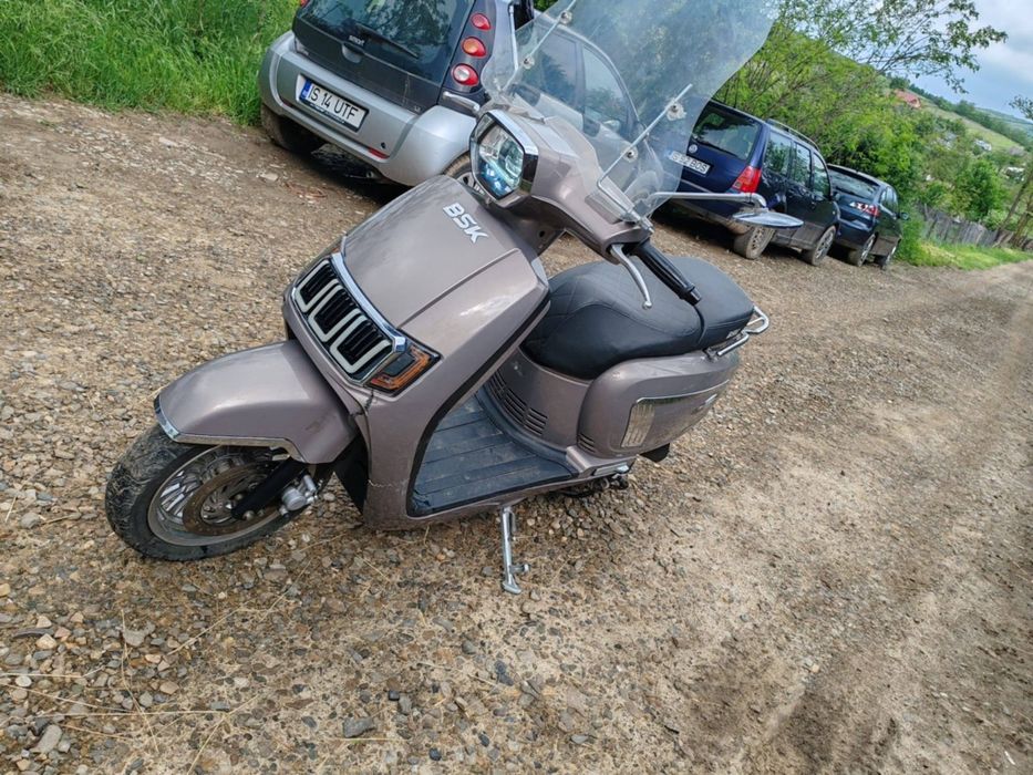 Scuter 49  cm  BSK LEON  fără permis