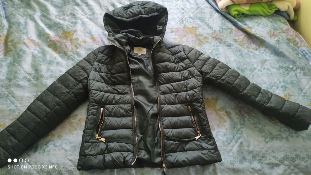 Курточка женская