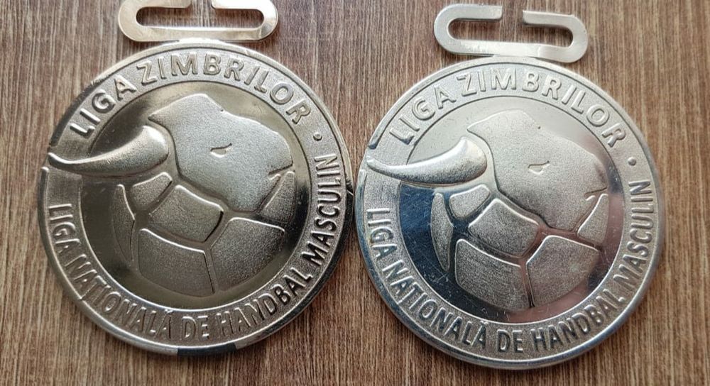 Doua medalii Liga Zimbrilor, liga nationala de handbal masculin.