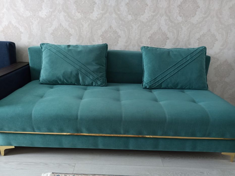 Диван 2метра почти новый