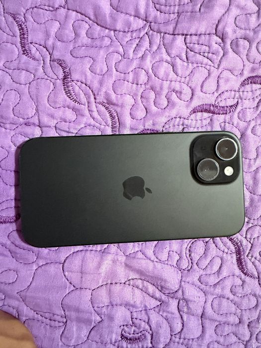 Vand iphone 15, negru ,