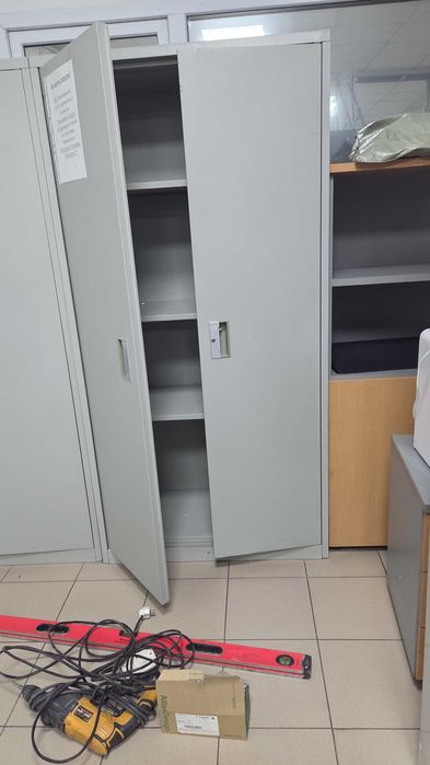 Офисная мебель, столы, шкафы