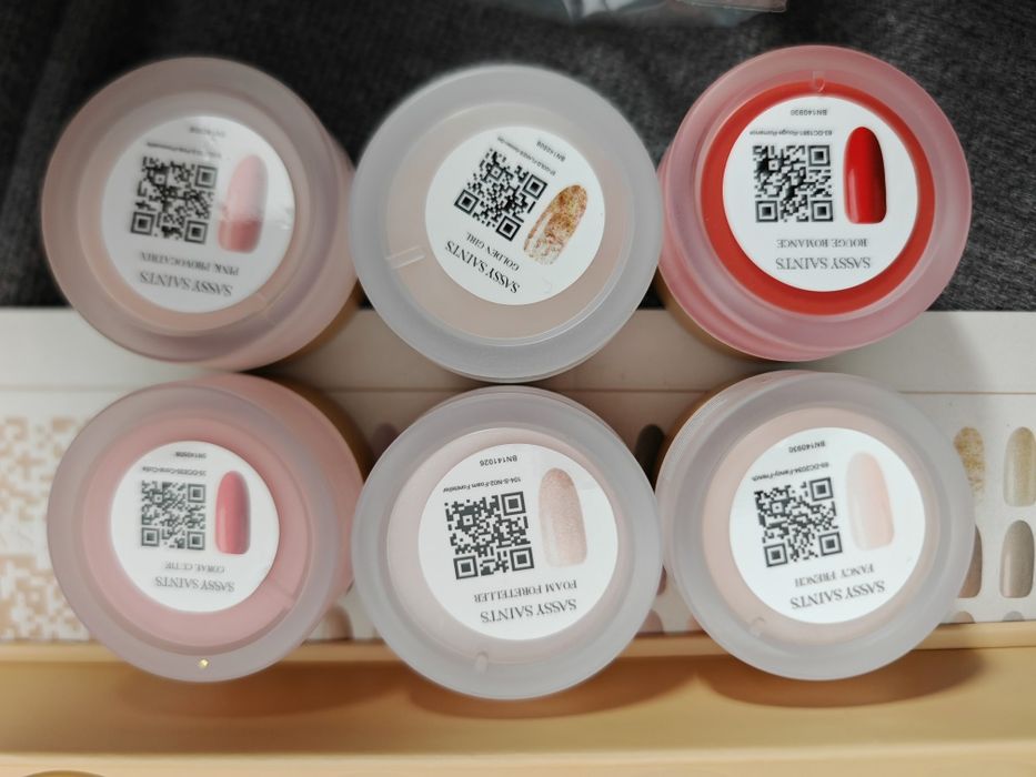 Sassy Saints комплект за маникюр и комплект за ламиниране на мигли