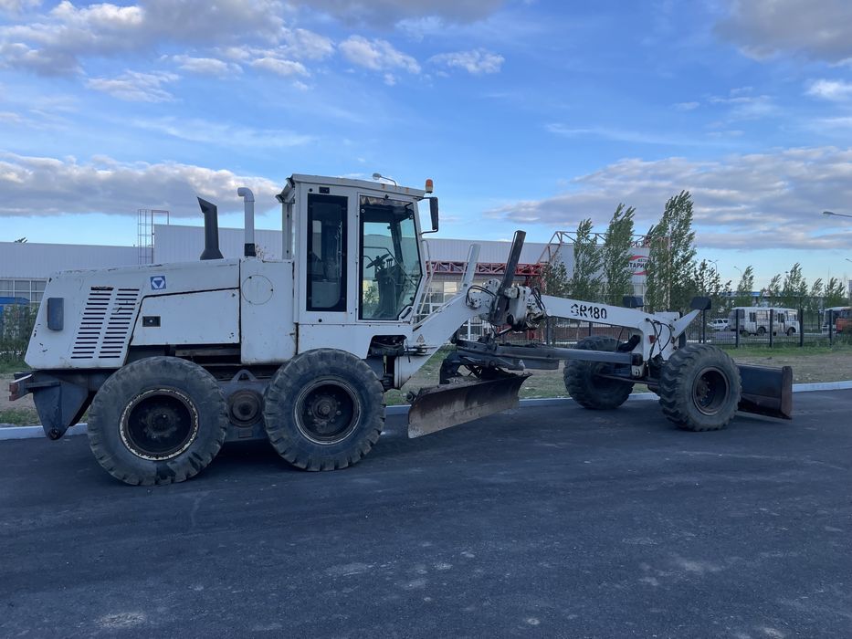 Продам Автогрейдер XCMG 180!