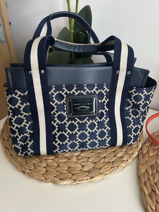 Оригинални чанти - Furla и Тоmmy Hilfiger