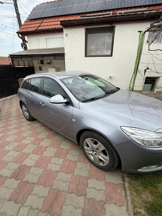 Vând Opel insignia