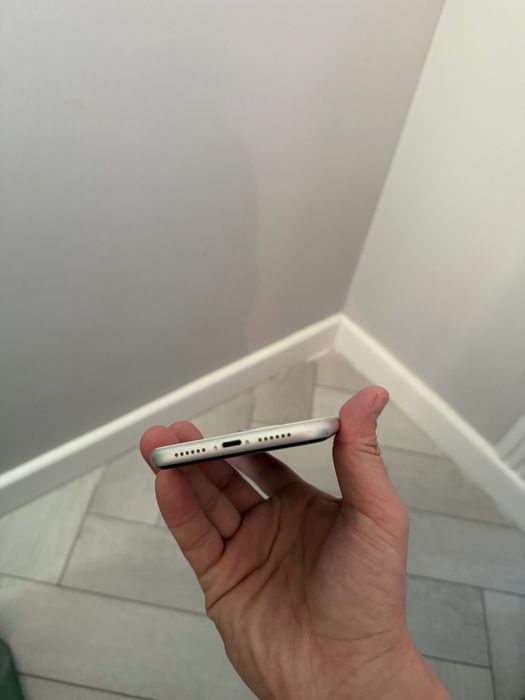 Iphone 11 64 g телфон