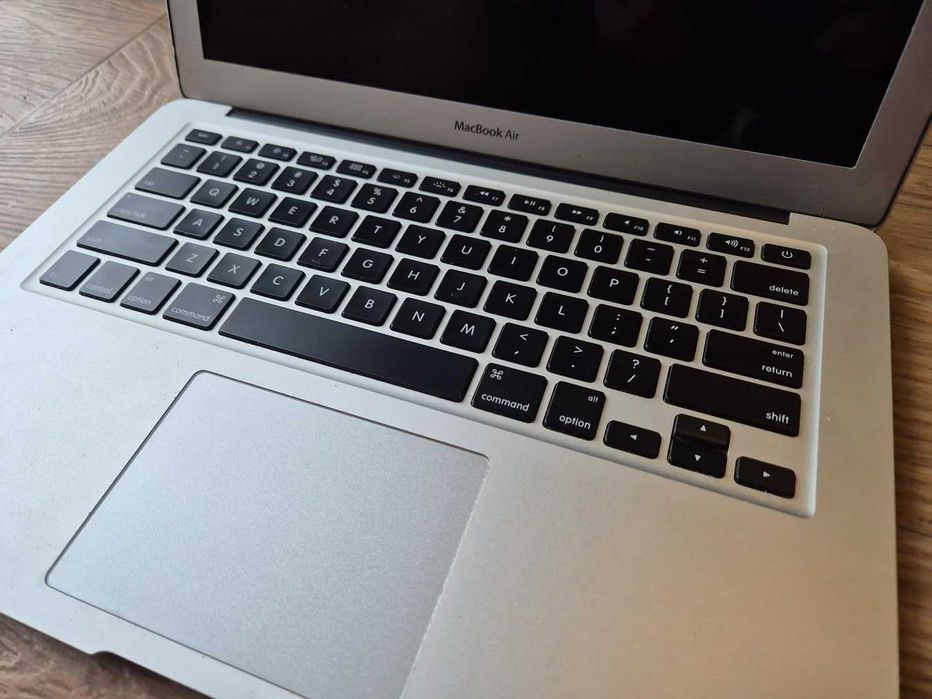 MacBook Air 13" (2015) – Модел A1466 / EMC 2925