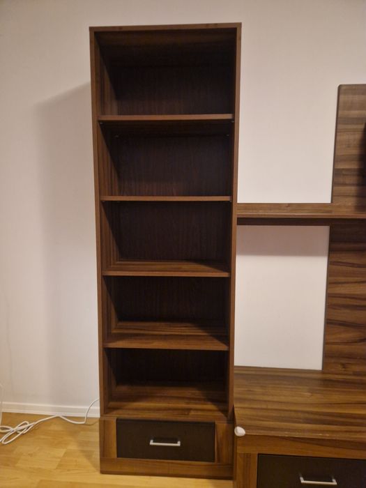 Секция Хол идеално състояние, без забележки.